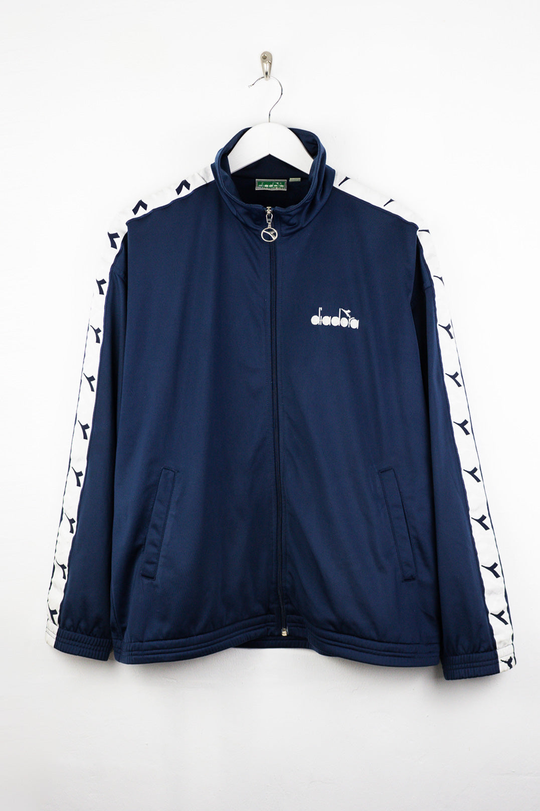 Diadora